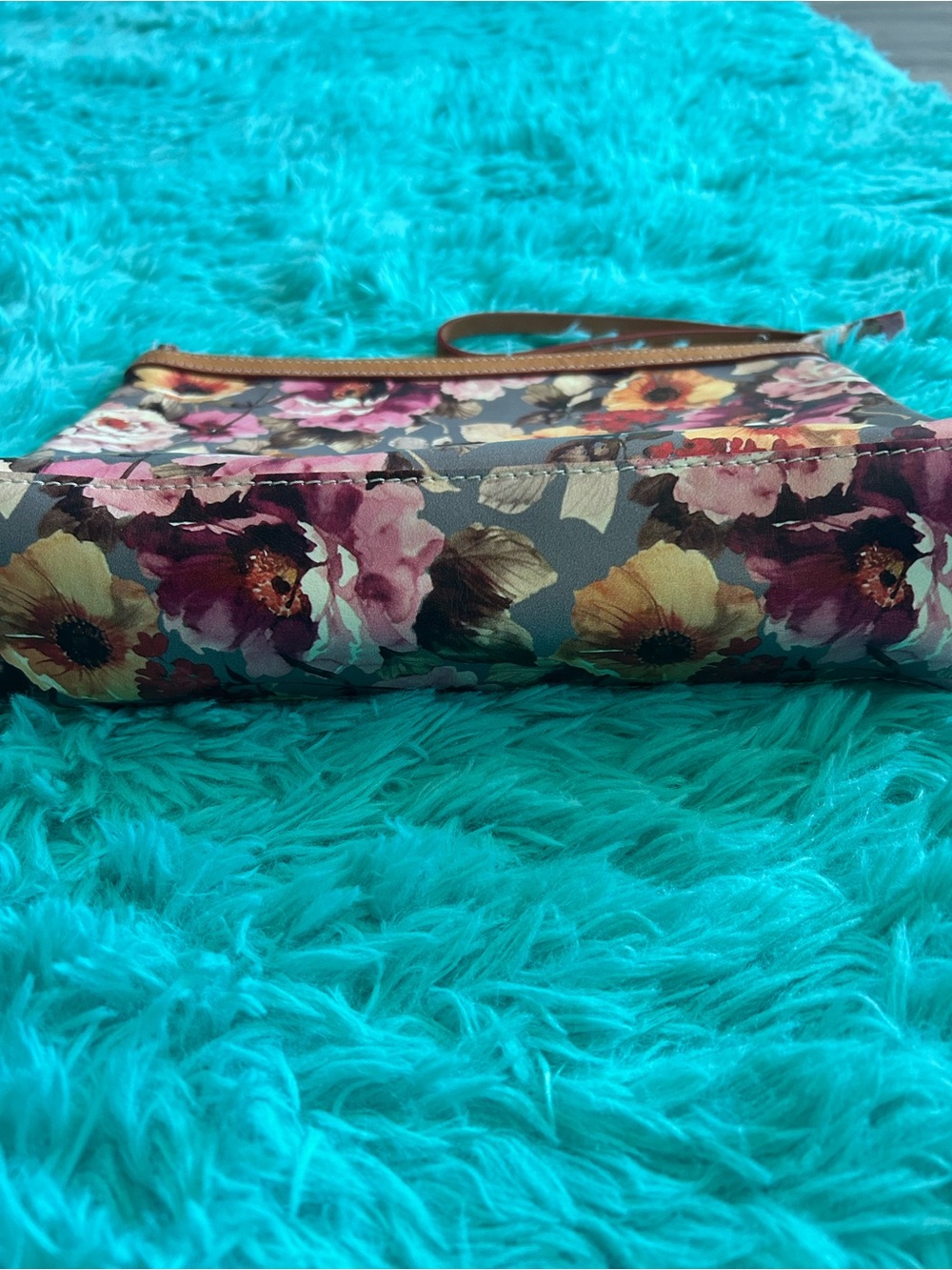 Cavalcenti Floral Print Wristlet Clutch in Gray with Pink & Yellow Blooms - Picture 4 of 16
